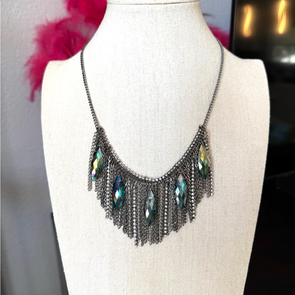 Vera Wang Silver And Blue Cascade Necklace 25$